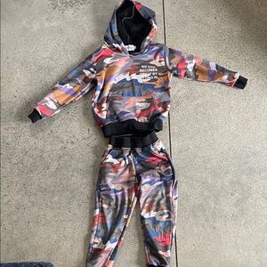 LOLA & THE BOYS trendy boys Camo Hoodie and Jogger Set